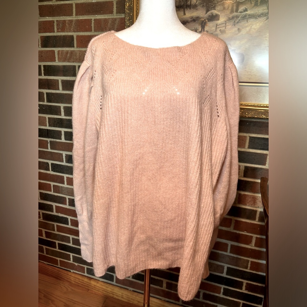 Liz Claiborne light pink puffed sleeve sweater size 2x Very soft sweater.